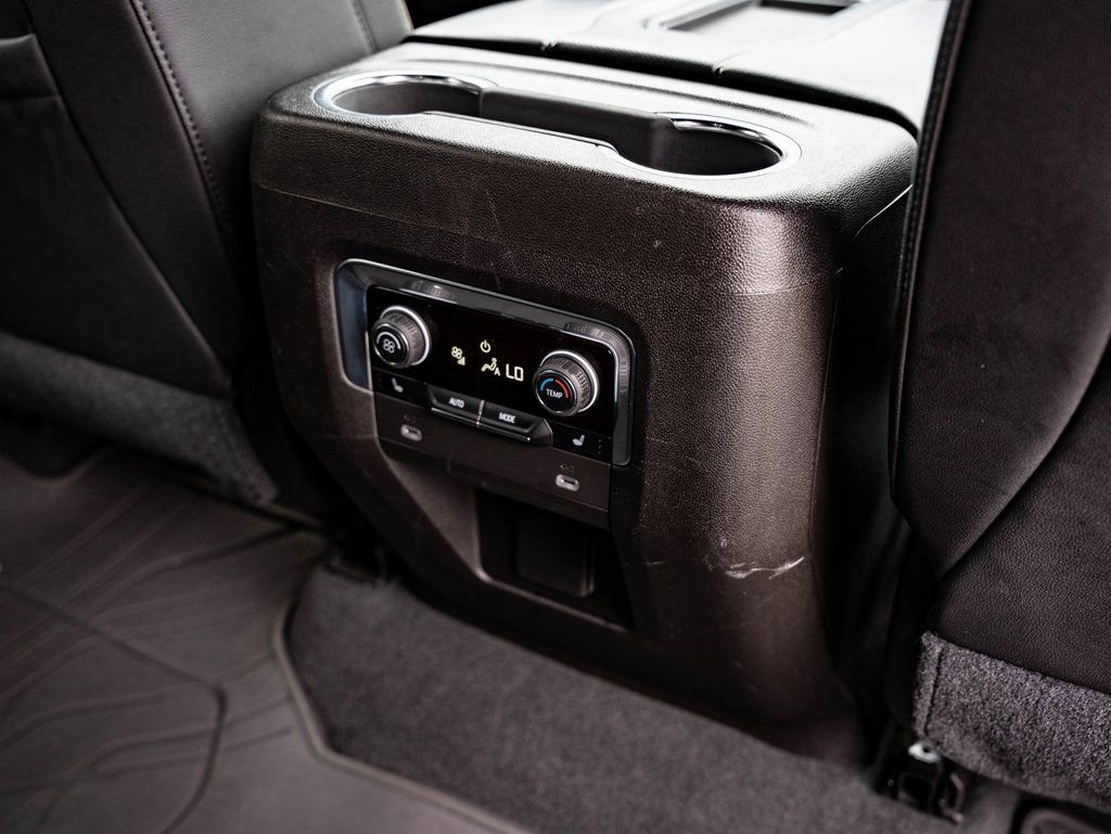 Used 2021 Iridescent Pearl Tricoat Chevrolet Premier image 37
