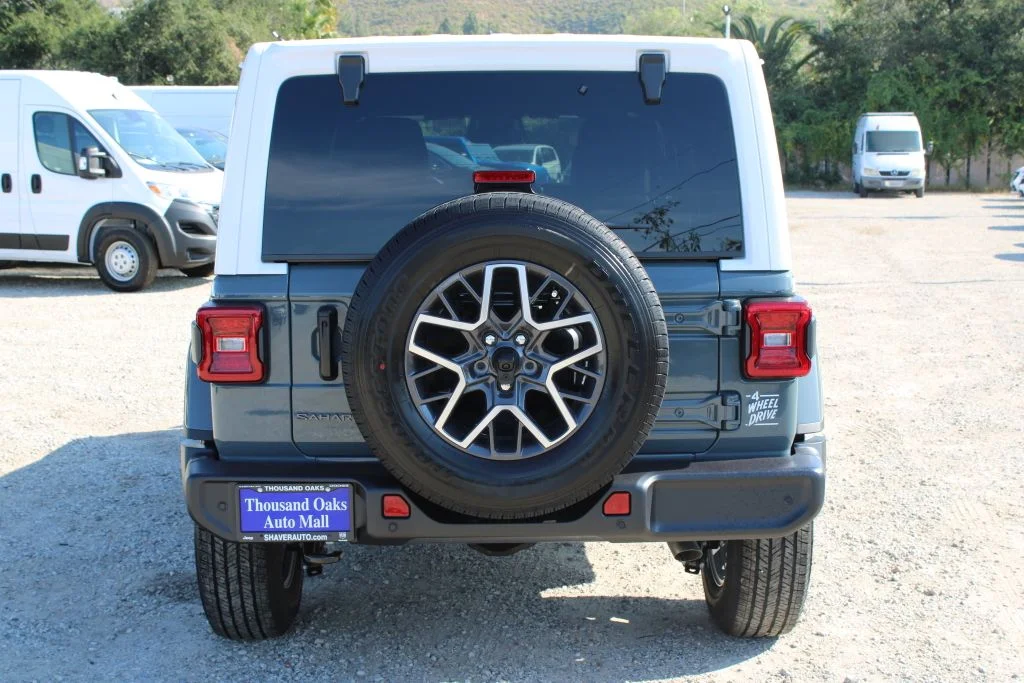 New 2026 Anvil Clear-Coat Exterior Paint Jeep Sahara image 5