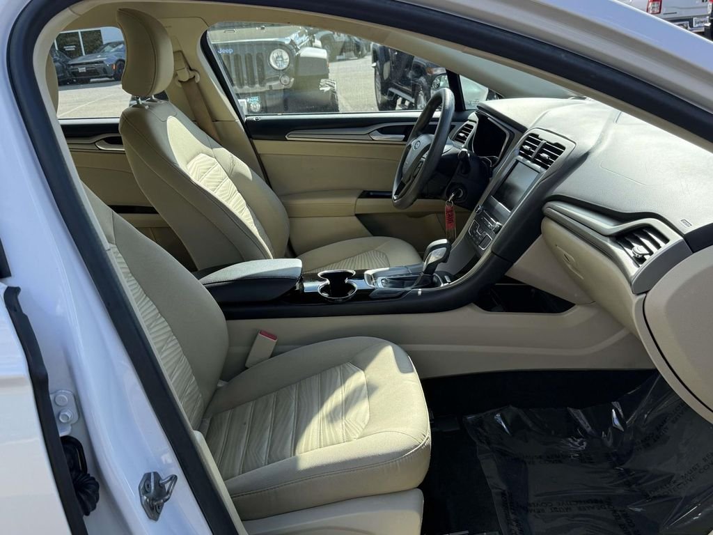 Used 2016 White Ford SE image 14