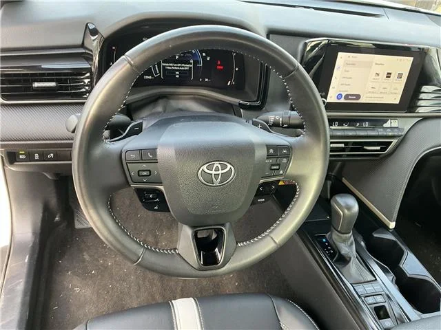 Used 2025 Wind Chill Pearl Toyota XSE image 19