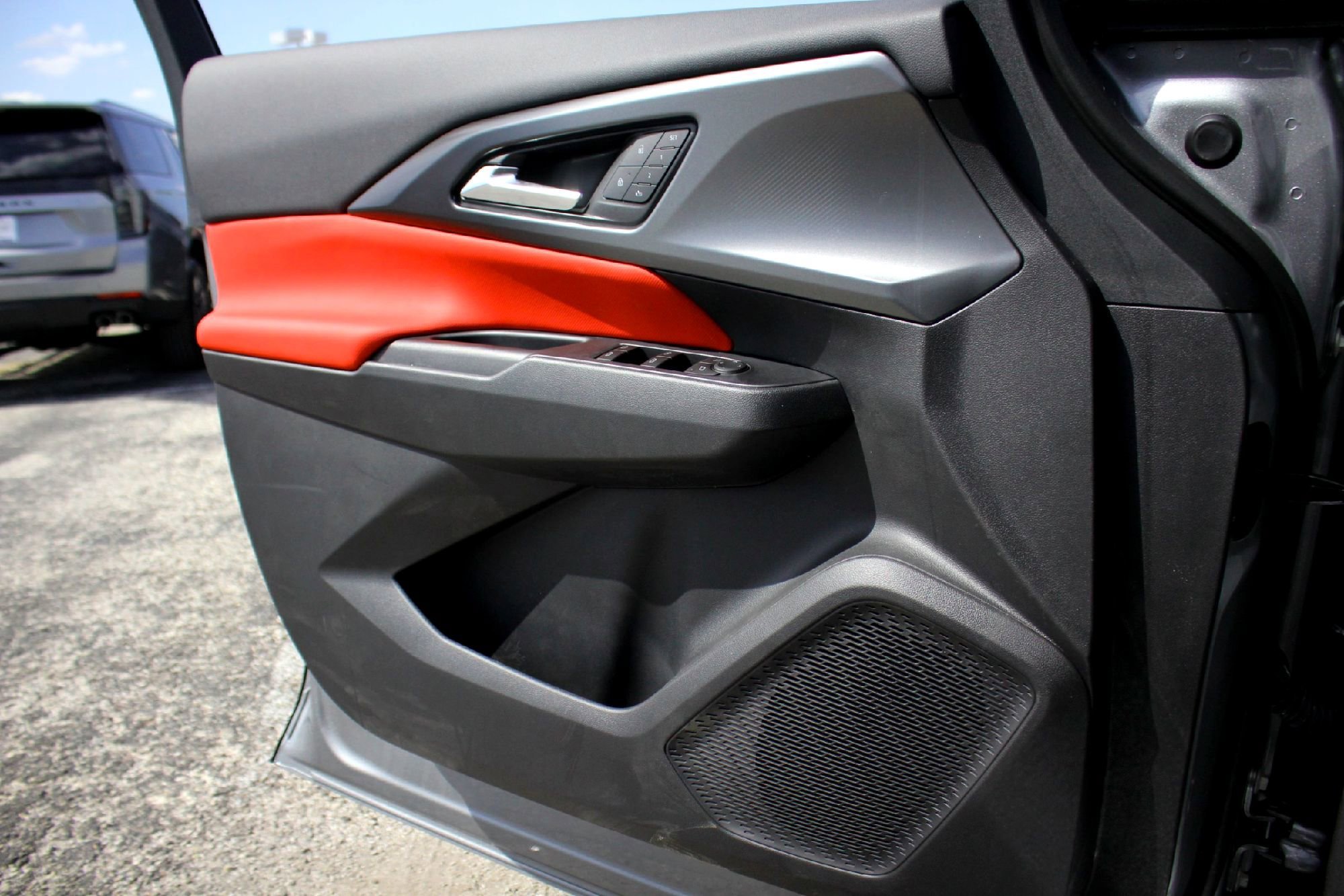 2025 Chevrolet Equinox EV RS - Photo 12