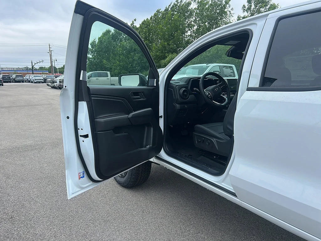 New 2026 Summit White Chevrolet Trail Boss image 14