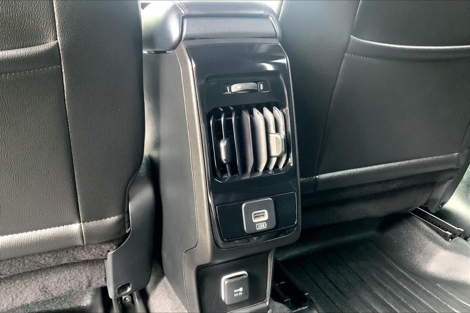 Used 2024 Bright White Clearcoat Jeep Latitude Lux image 36