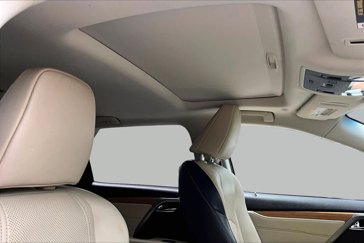 Used 2019 Eminent White Pearl Lexus Premium image 14