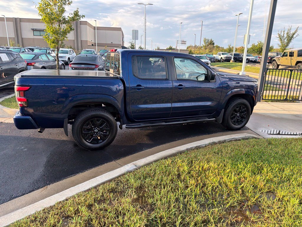 Used 2022 Blue Nissan SV image 8