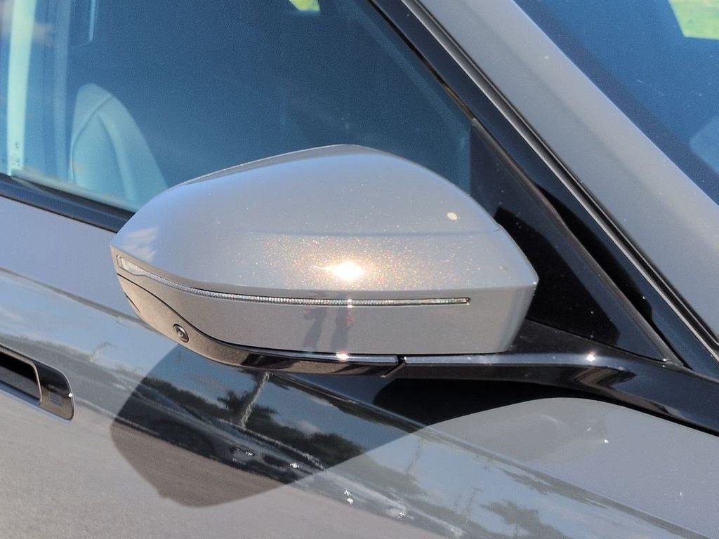 New 2026 Dravit Grey Metallic BMW 740i xDrive image 12