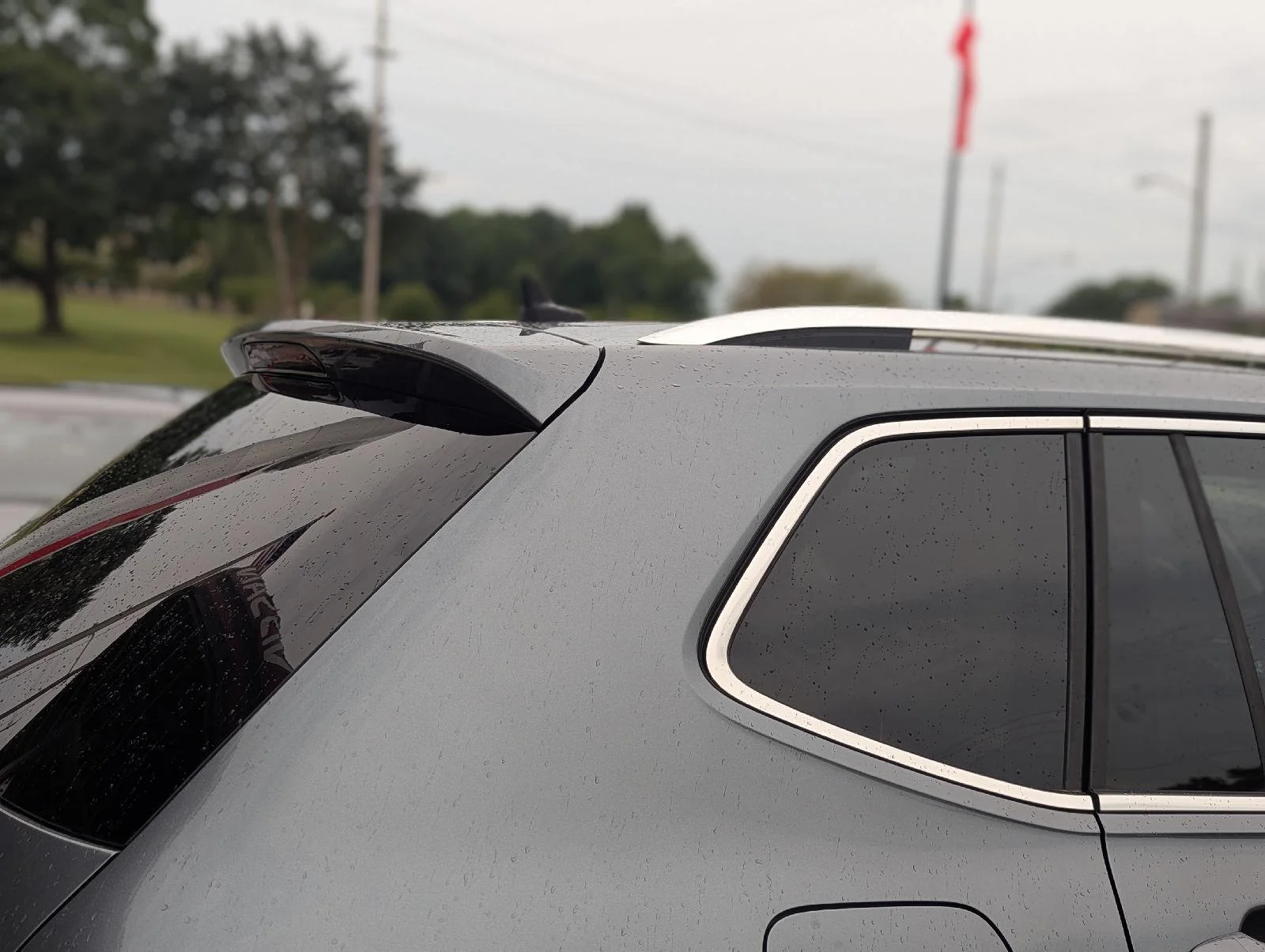 Used 2018 Platinum Gray Metallic Volkswagen SEL image 12