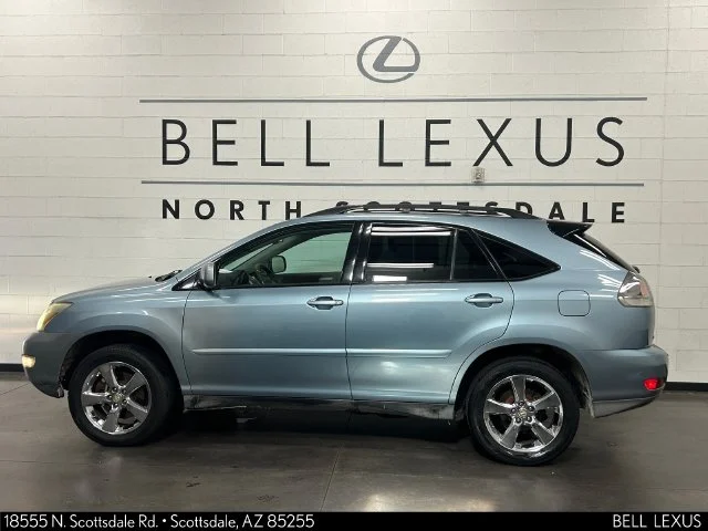 Used 2005 Blue Lexus 330 image 8