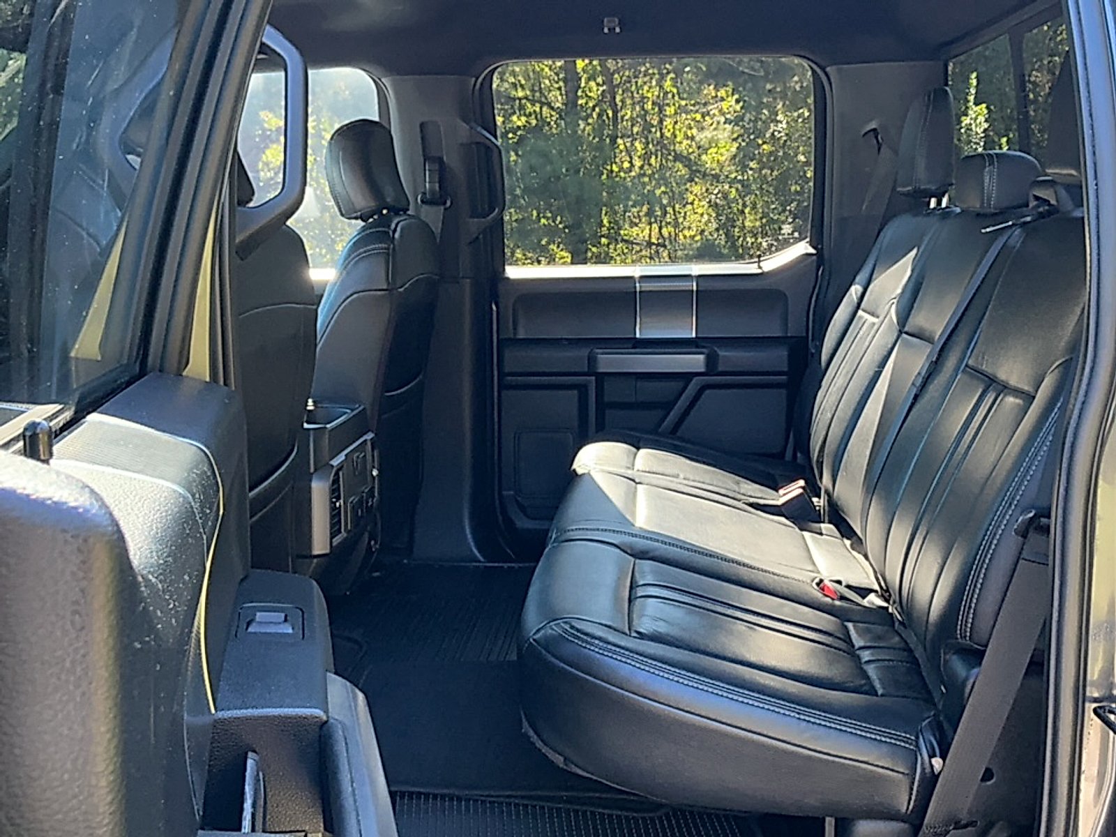 Used 2018 Magnetic Metallic Ford XLT image 23