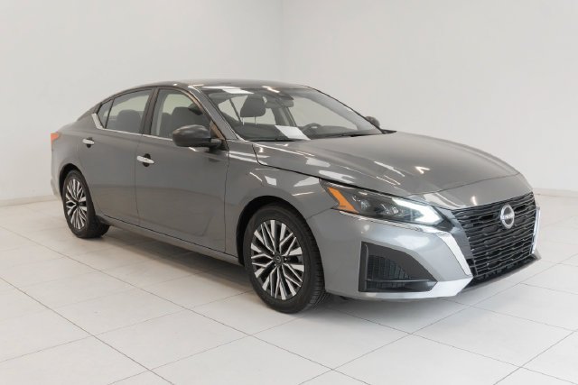 Used 2024 Gray Nissan 2.5 SV image 17