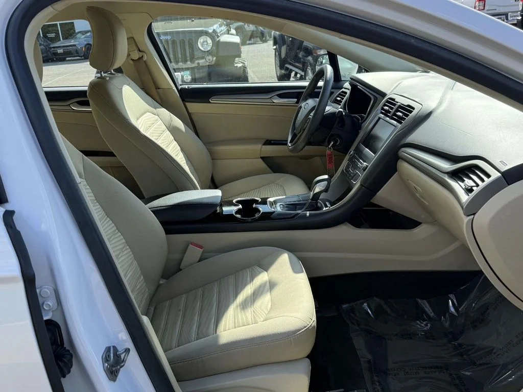 Used 2016 White Ford SE image 14