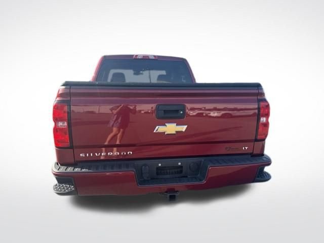 Used 2018 Red Chevrolet LT image 4