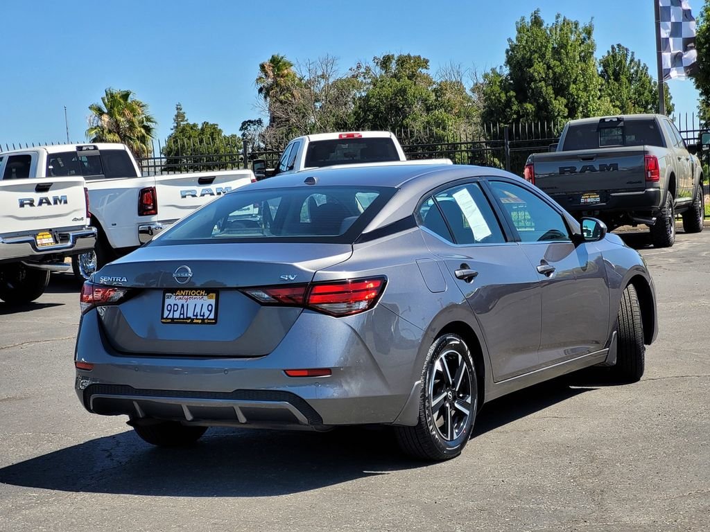 Used 2024 Gray Nissan SV image 4