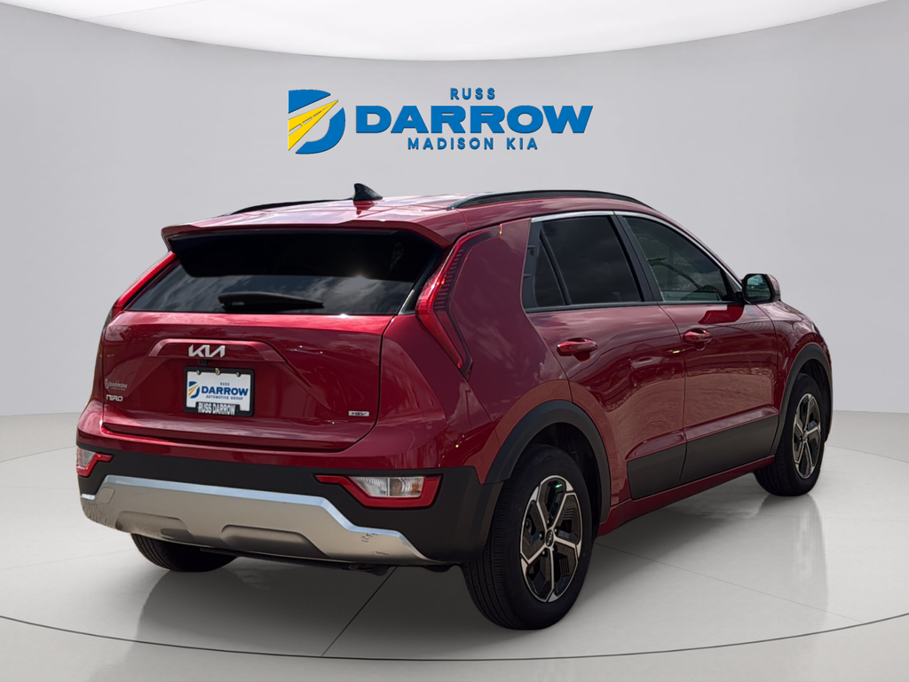 Used 2025 Runway Red Kia LX image 5
