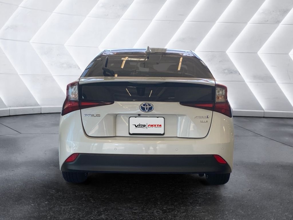Used 2022 Beige Toyota XLE image 5