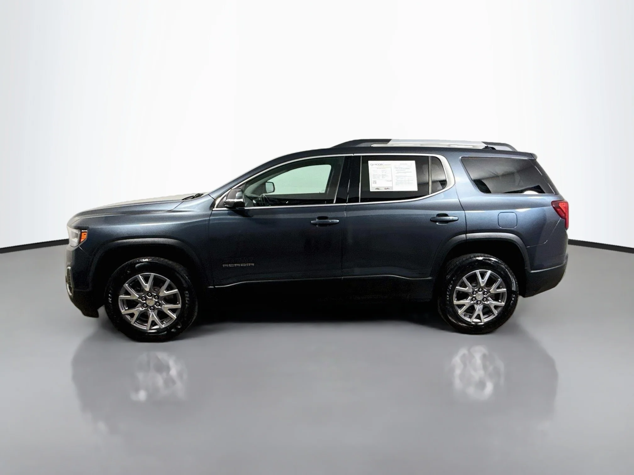 Used 2020 Dark Sky Metallic GMC SLT image 4