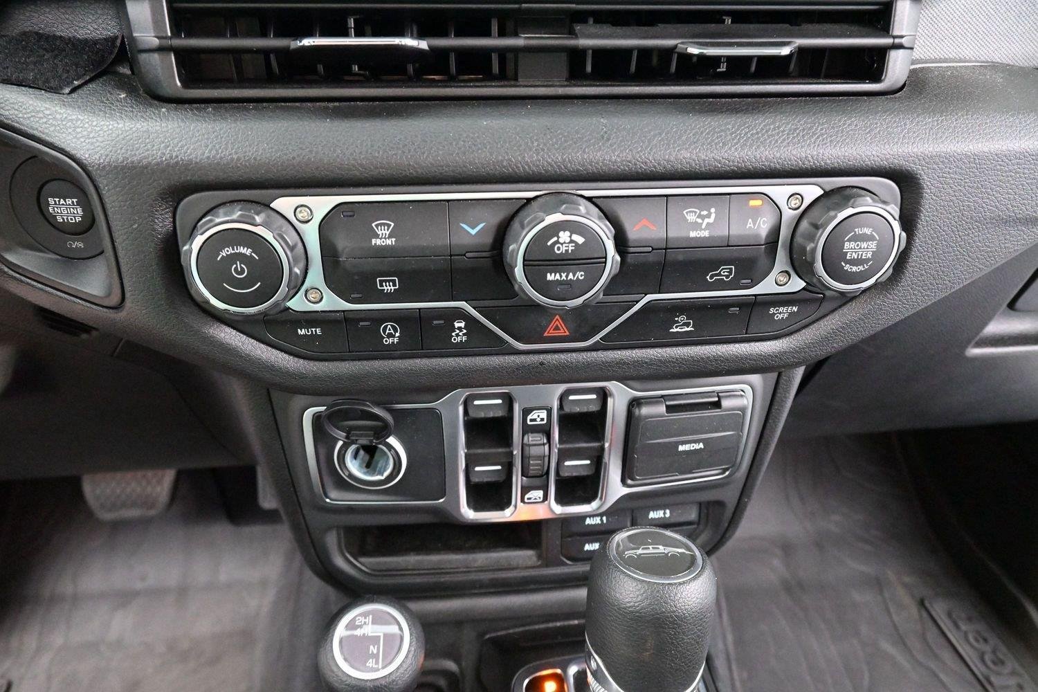 Used 2025 White Jeep Nighthawk image 21