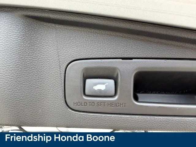 Used 2019 Silver Honda Touring image 38