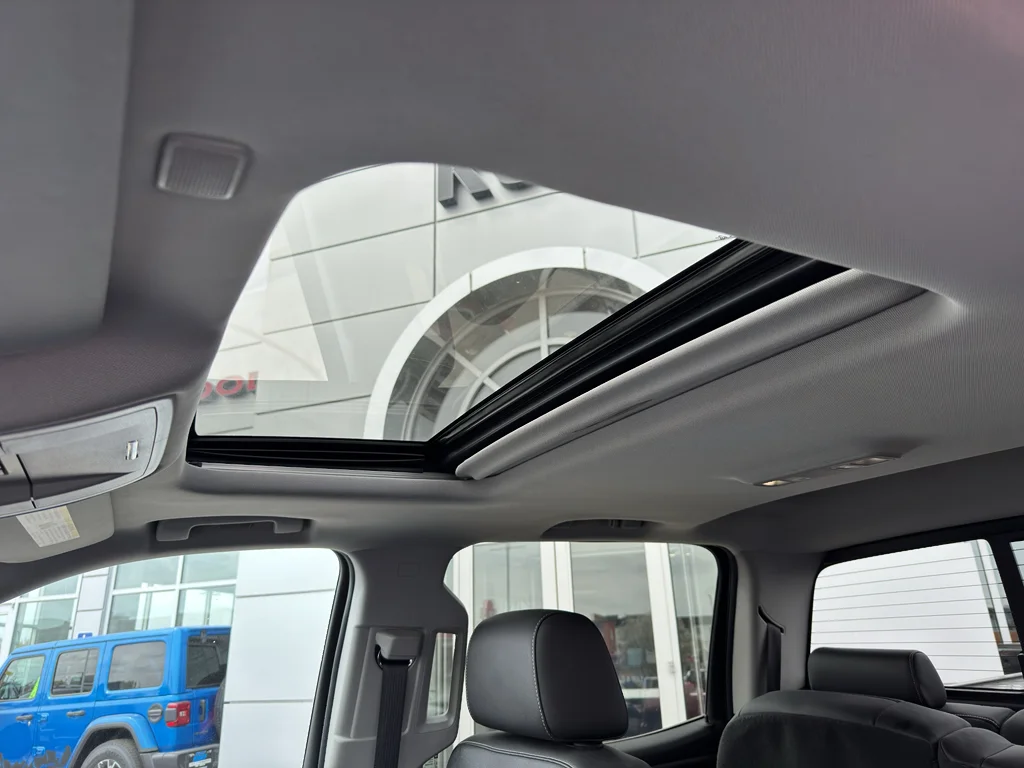 Used 2018 Cajun Red Tintcoat Chevrolet LTZ image 33