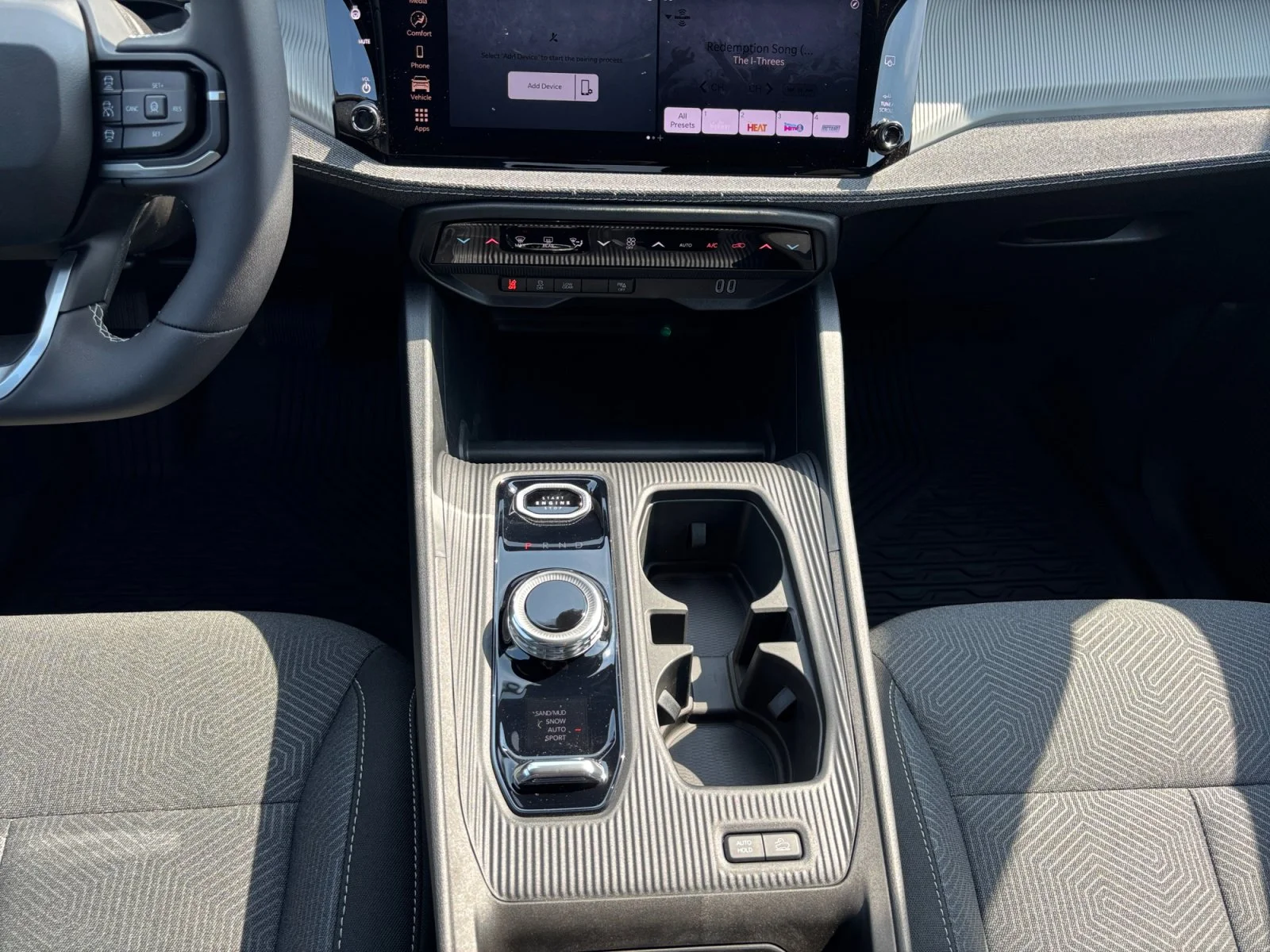 New 2026 STING-GREY Jeep Laredo image 15