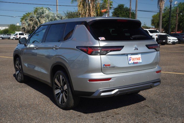 2025 Mitsubishi Outlander SE - Photo 12