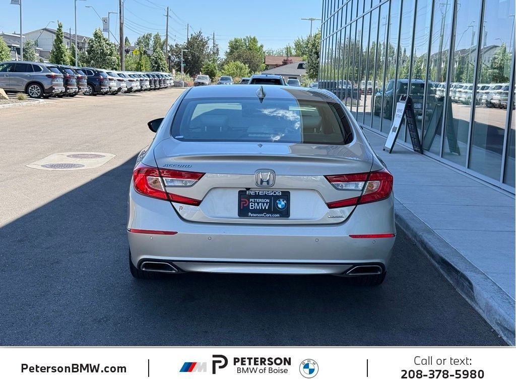 Used 2018  Honda Touring image 4