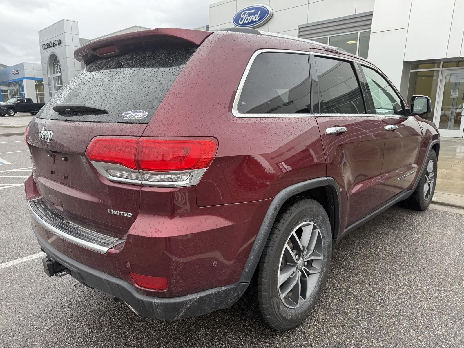 Used 2018 Velvet Red Pearlcoat Jeep Limited image 3