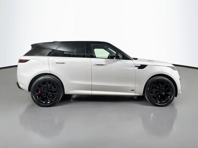 New 2026 Borasco Grey Land Rover Dynamic SE image 4