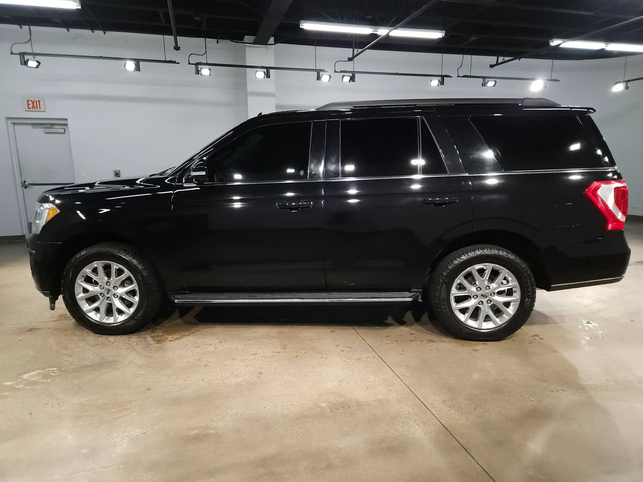 Used 2020 Agate Black Ford XLT image 4