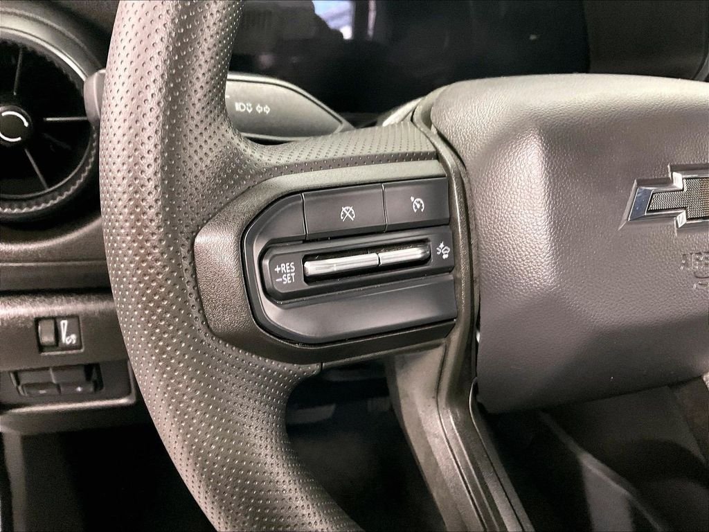 Used 2025 White Chevrolet Trail Boss image 22