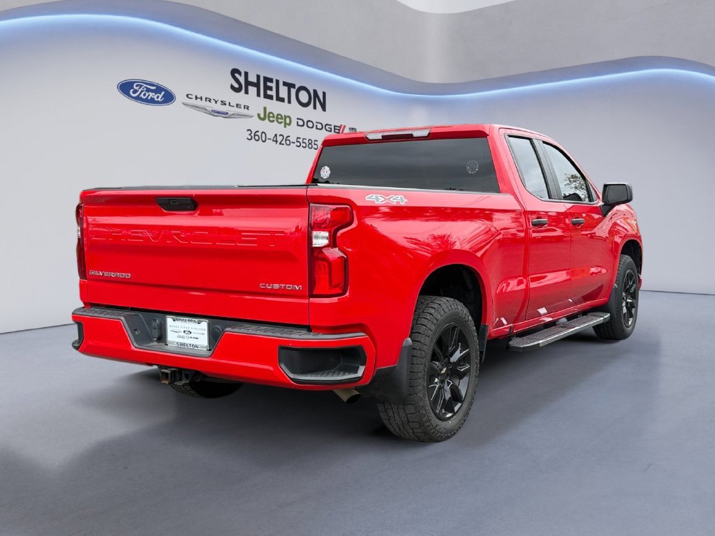 Used 2022 Red Chevrolet Custom image 6