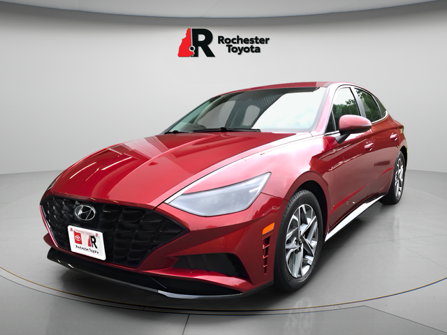 Used 2023 Red Hyundai SEL image 4