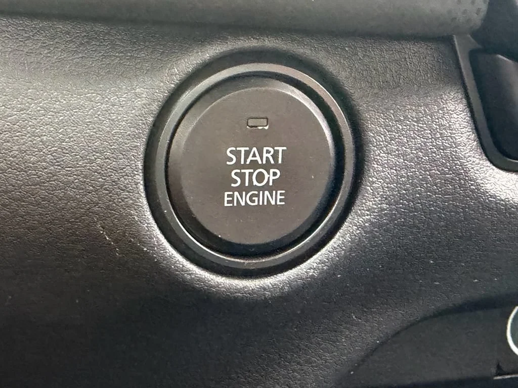 Used 2025 Wind Chill Pearl Mazda 2.5 S Preferred Package image 27