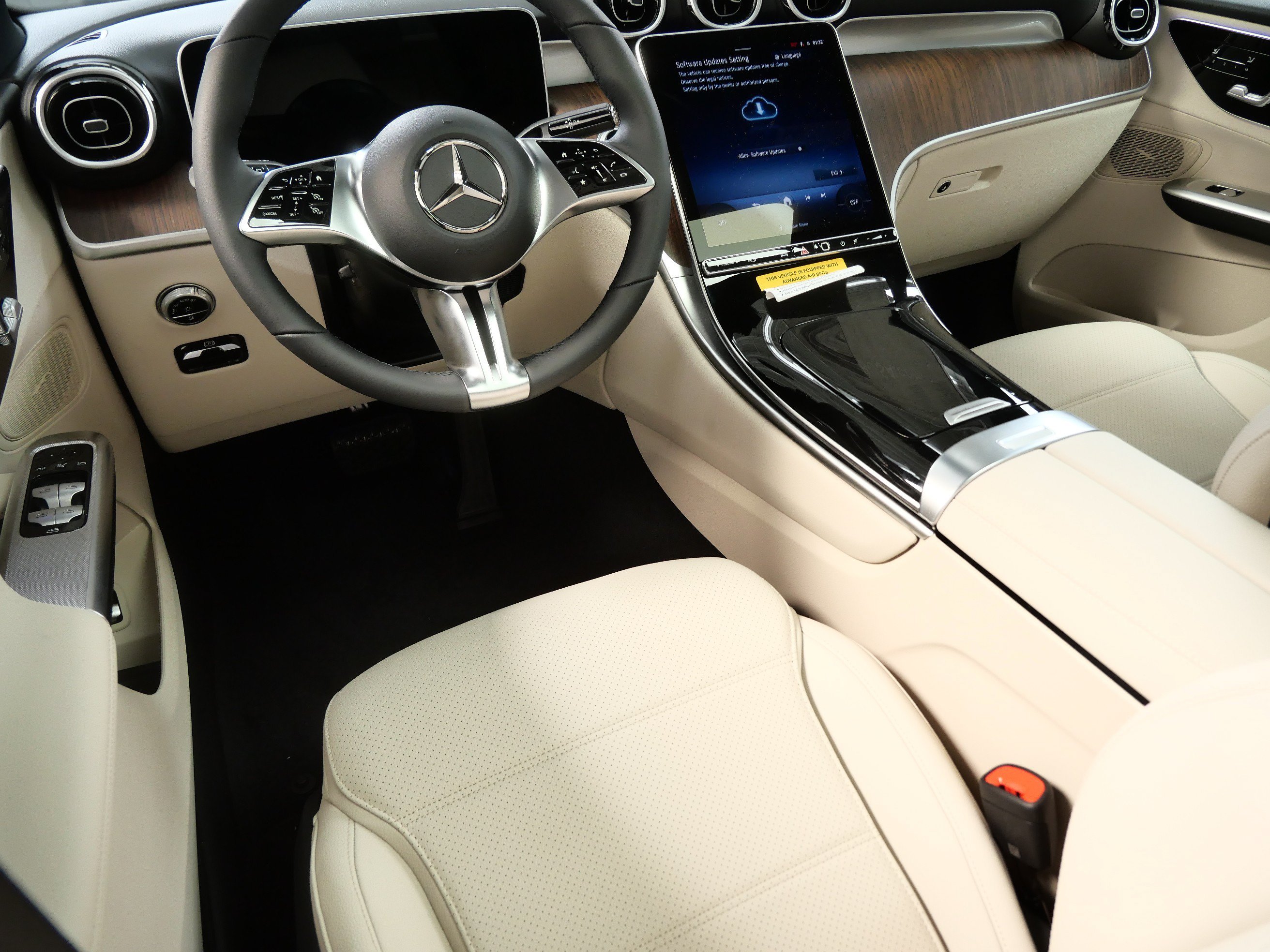 New 2026 Obsidian Black Metallic Mercedes-Benz GLC 300 image 2