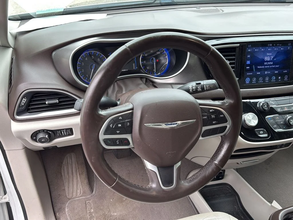 Used 2017 White Chrysler Touring L image 36