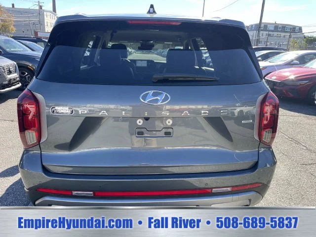 Used 2025 Gray Hyundai SEL image 4