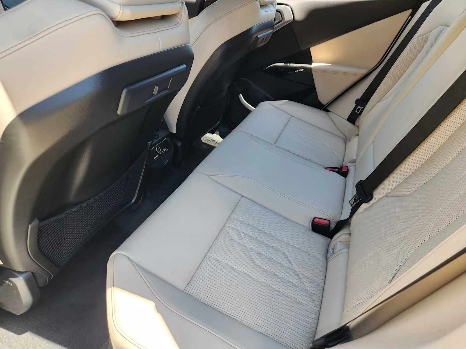 New 2026 Alpine White BMW 30 xDrive image 7