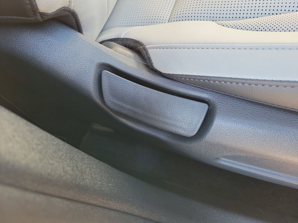 New 2026 Gray Kia EX image 9