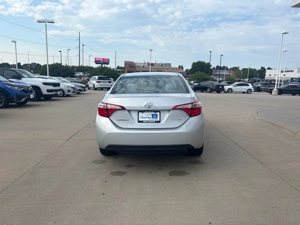 Used 2016 Silver Toyota LE image 6