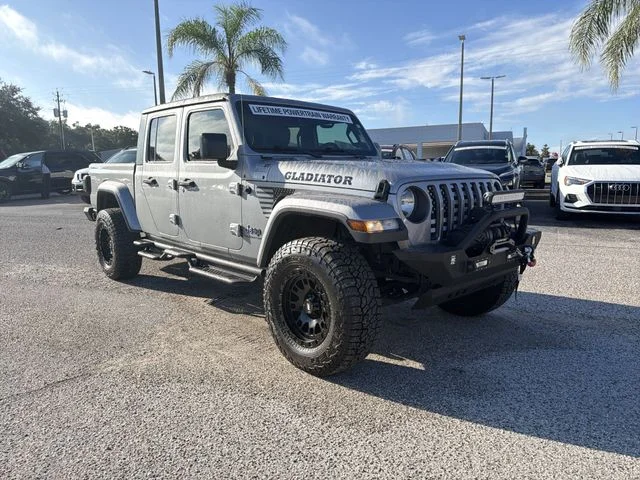 Used 2020 Silver Jeep Altitude image 2