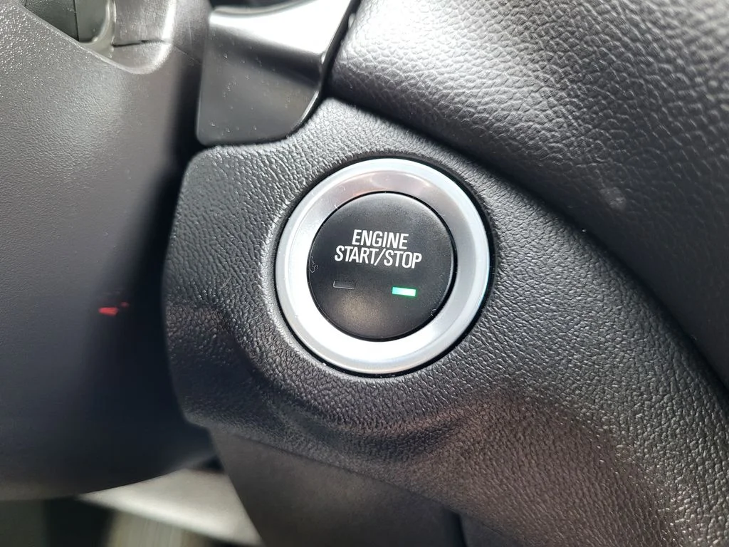 Used 2024 Summit White Chevrolet LT image 17