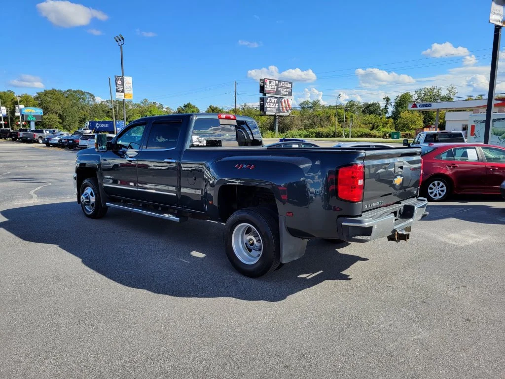 Used 2019 GRAPHITE METALLIC Chevrolet LTZ image 4