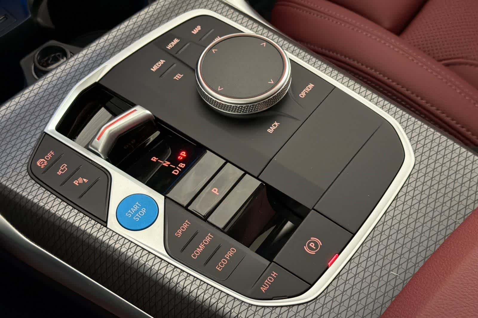 New 2026 Brooklyn Grey Metallic BMW xDrive40 image 21