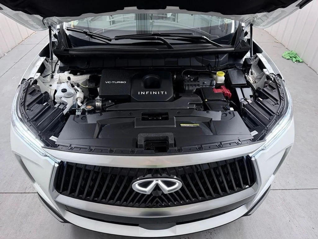 New 2027 RADIANT WHITE INFINITI Luxe FWD image 47