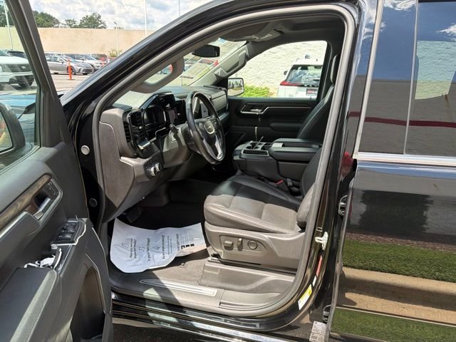 Used 2025 Black GMC SLT image 30