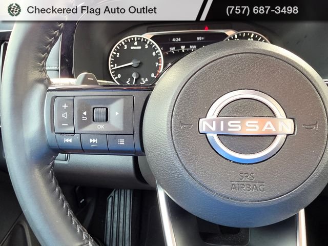 Used 2024 Pearl White Tricoat Nissan SL image 27