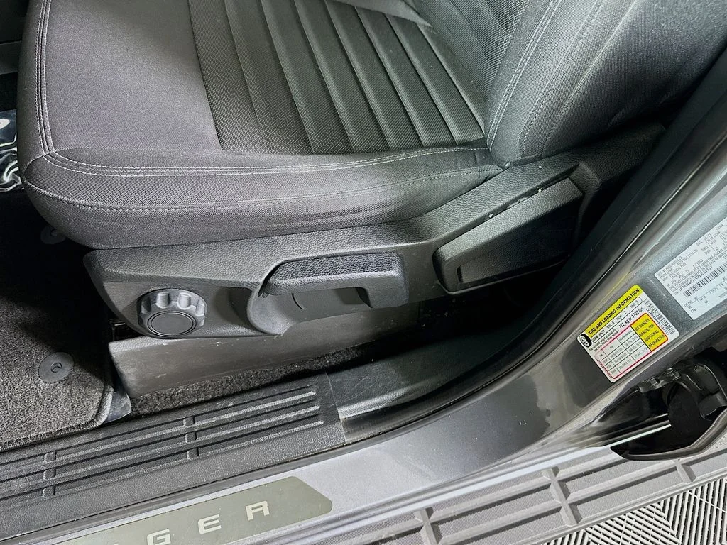 Used 2023 Gray Ford XLT image 13