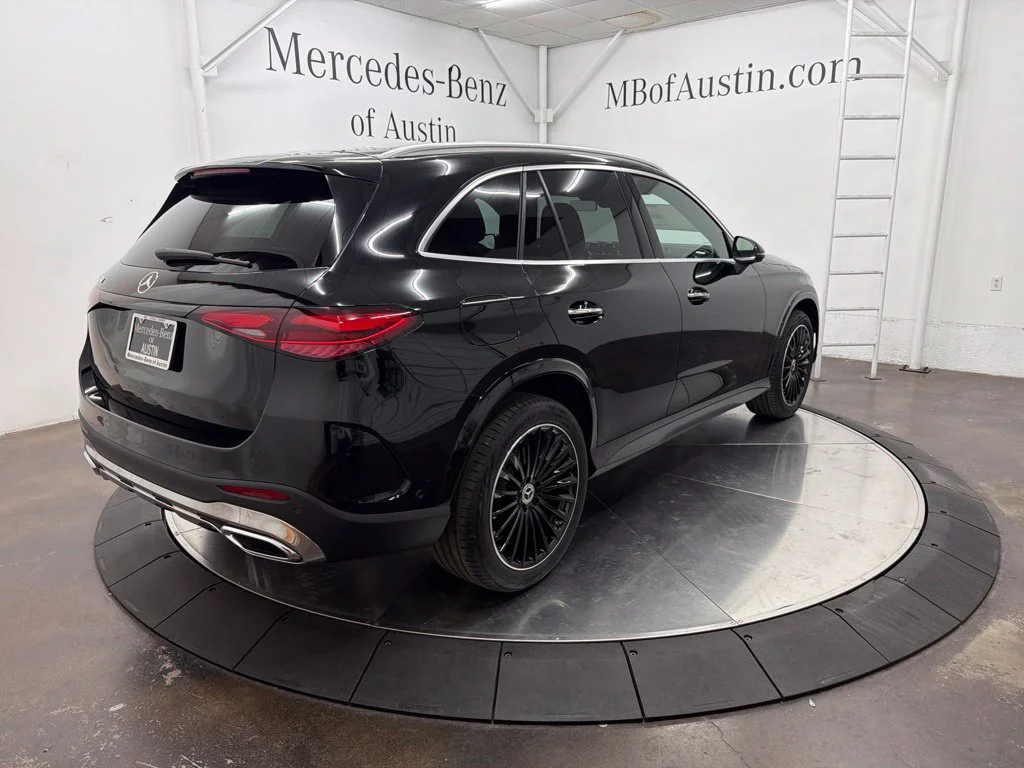 New 2027 Black Mercedes-Benz GLC 300 image 7