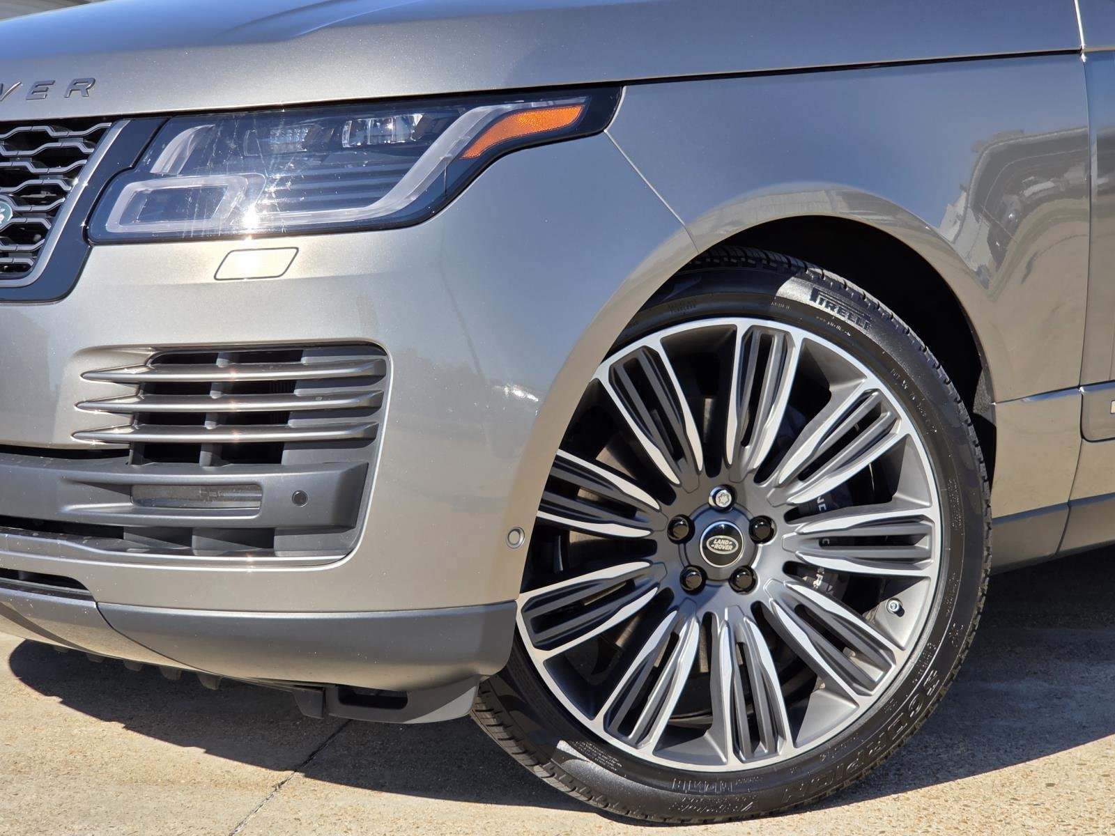 Used 2019 Silicon Silver Premium Metallic Land Rover Autobiography image 7