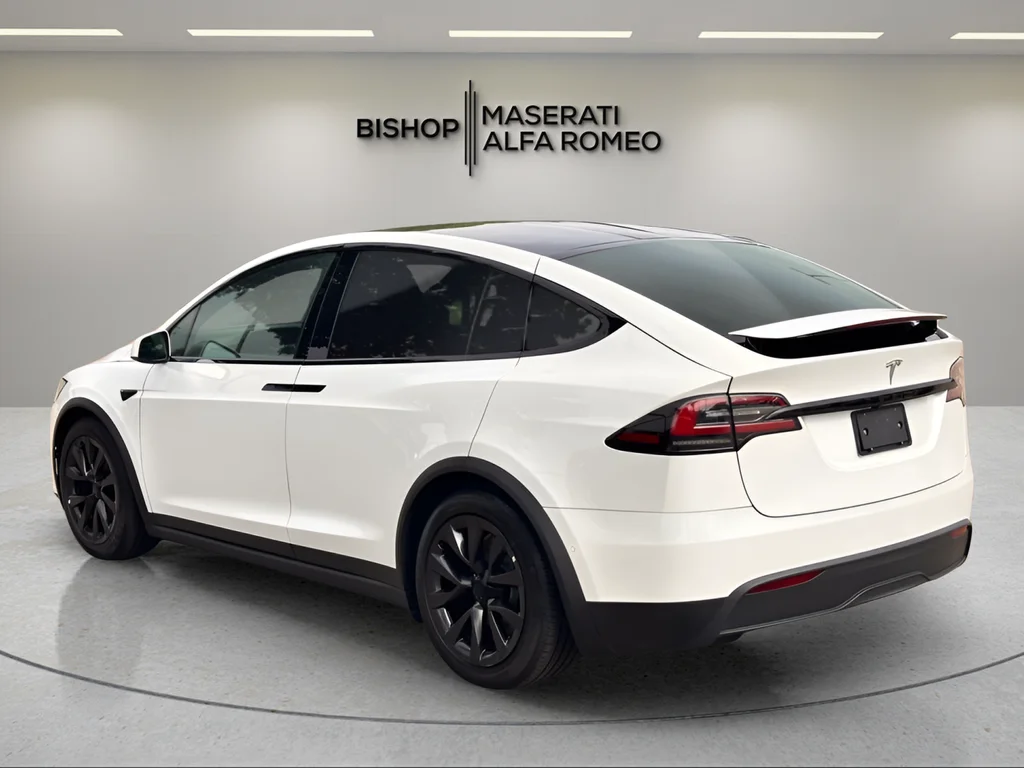 Used 2023 White Tesla Base image 4
